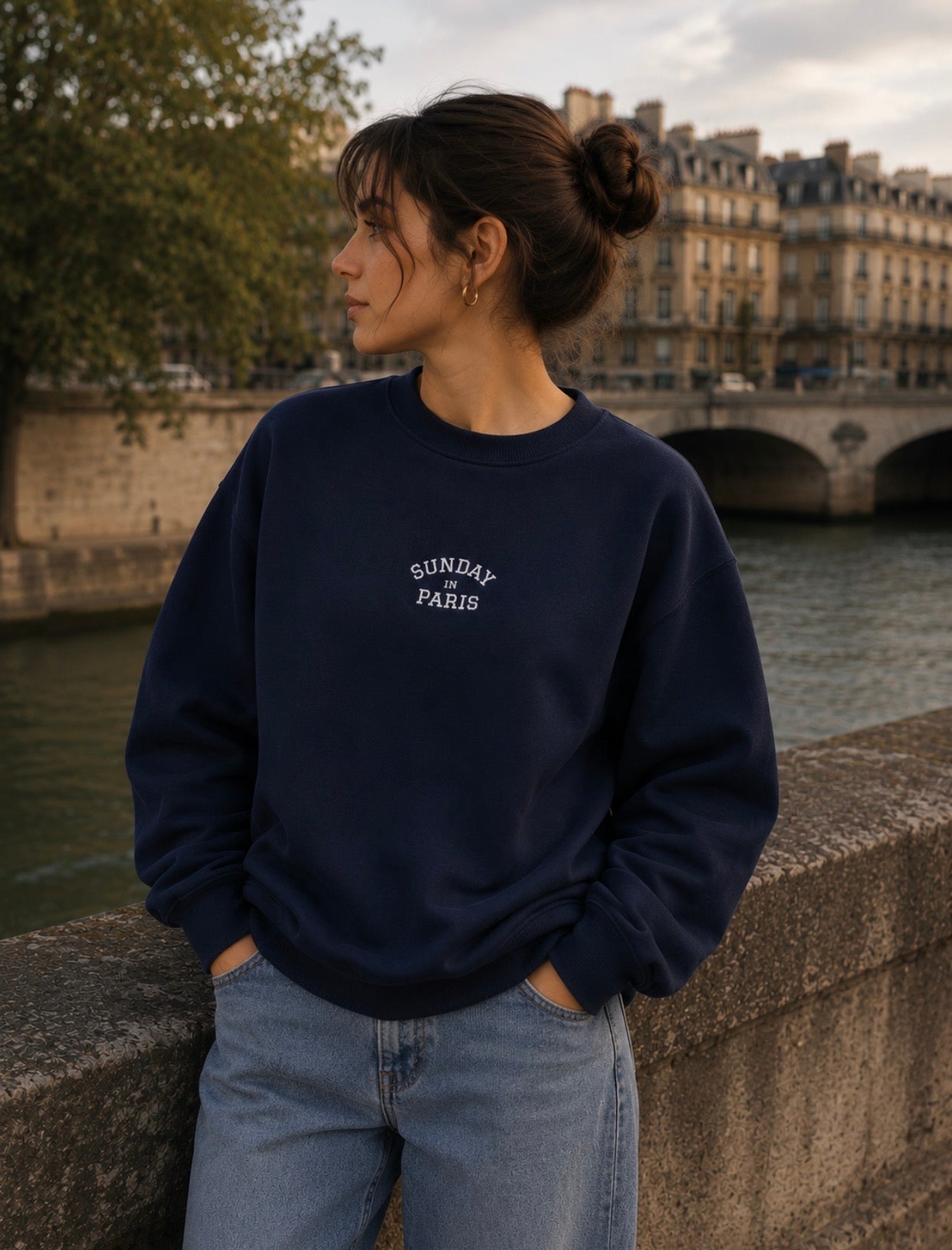 Sunday In Paris Crewneck - Navy